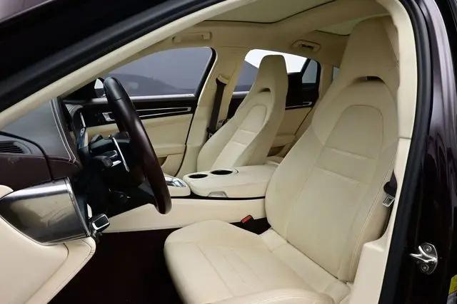 2023 Porsche Panamera 4 Platinum Edition