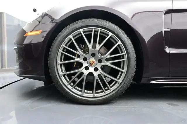 2023 Porsche Panamera 4 Platinum Edition