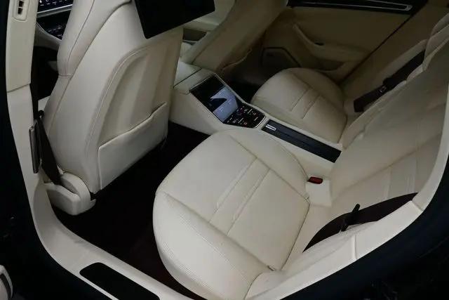 2023 Porsche Panamera 4 Platinum Edition