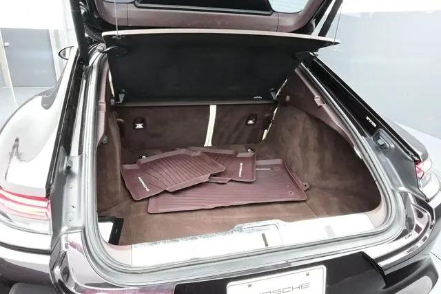 2023 Porsche Panamera 4 Platinum Edition