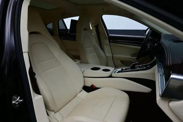 2023 Porsche Panamera 4 Platinum Edition
