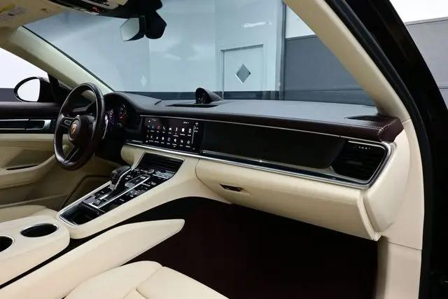2023 Porsche Panamera 4 Platinum Edition