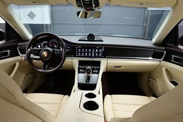 2023 Porsche Panamera 4 Platinum Edition