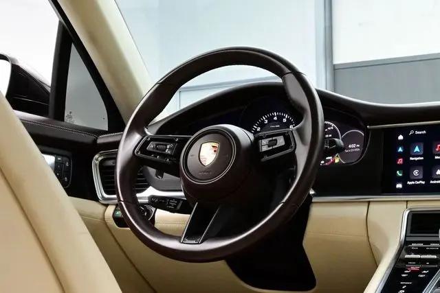 2023 Porsche Panamera 4 Platinum Edition