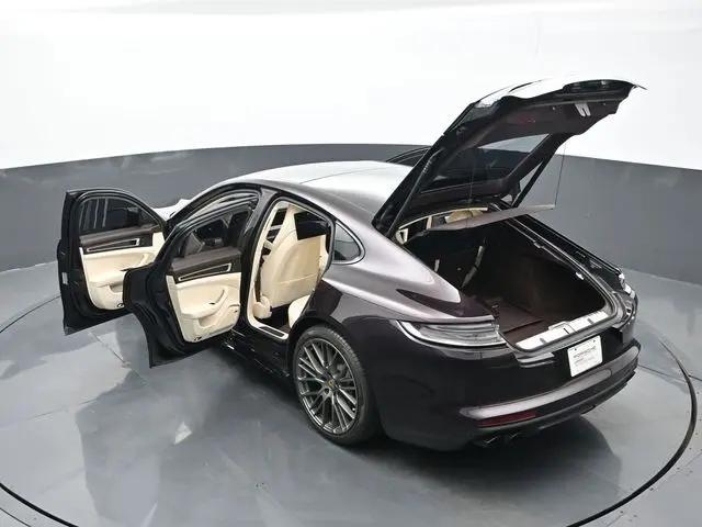 2023 Porsche Panamera 4 Platinum Edition