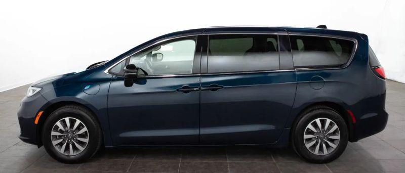 2024 Chrysler Pacifica Hybrid Select