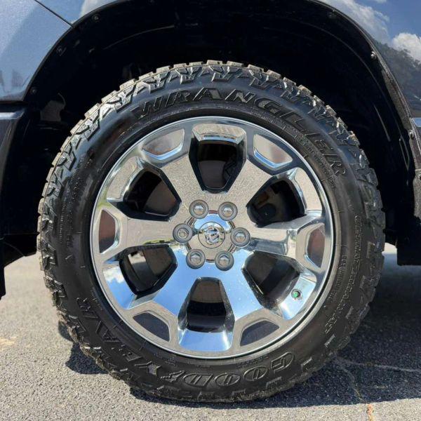 2020 Ram 1500 Lone Star Crew Cab 4x4 57 Box