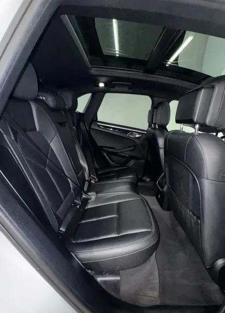 2019 Porsche Macan Macan