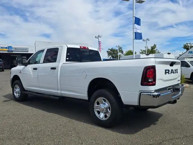 2026 Ram 3500 Tradesman Crew Cab 4x4 8 Box