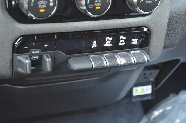 2026 Ram 1500 Warlock Crew Cab 4x4 5'7" Box