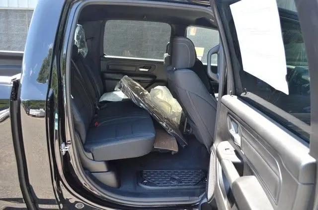 2026 Ram 1500 Warlock Crew Cab 4x4 5'7" Box