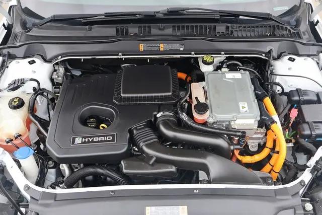 2020 Ford Fusion Hybrid SE