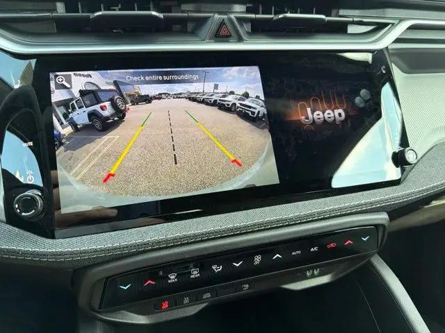2026 Jeep Cherokee Laredo 4x4