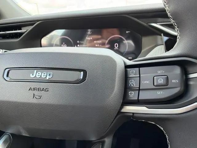 2026 Jeep Cherokee Laredo 4x4