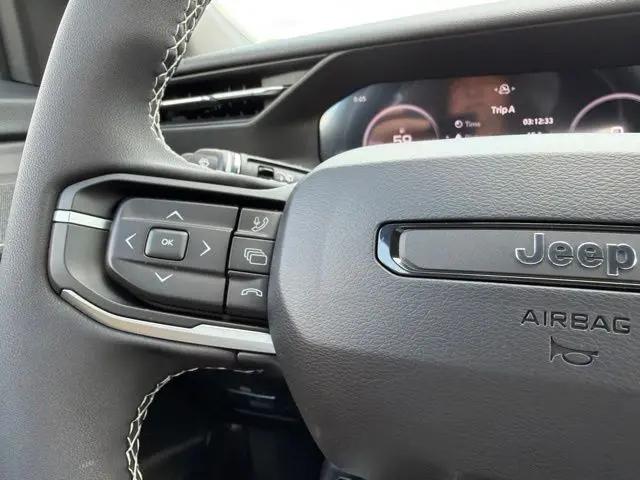 2026 Jeep Cherokee Laredo 4x4