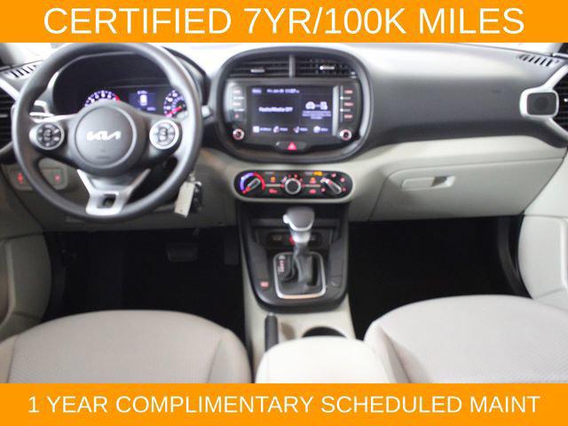 2022 Kia Soul LX - Photo 14
