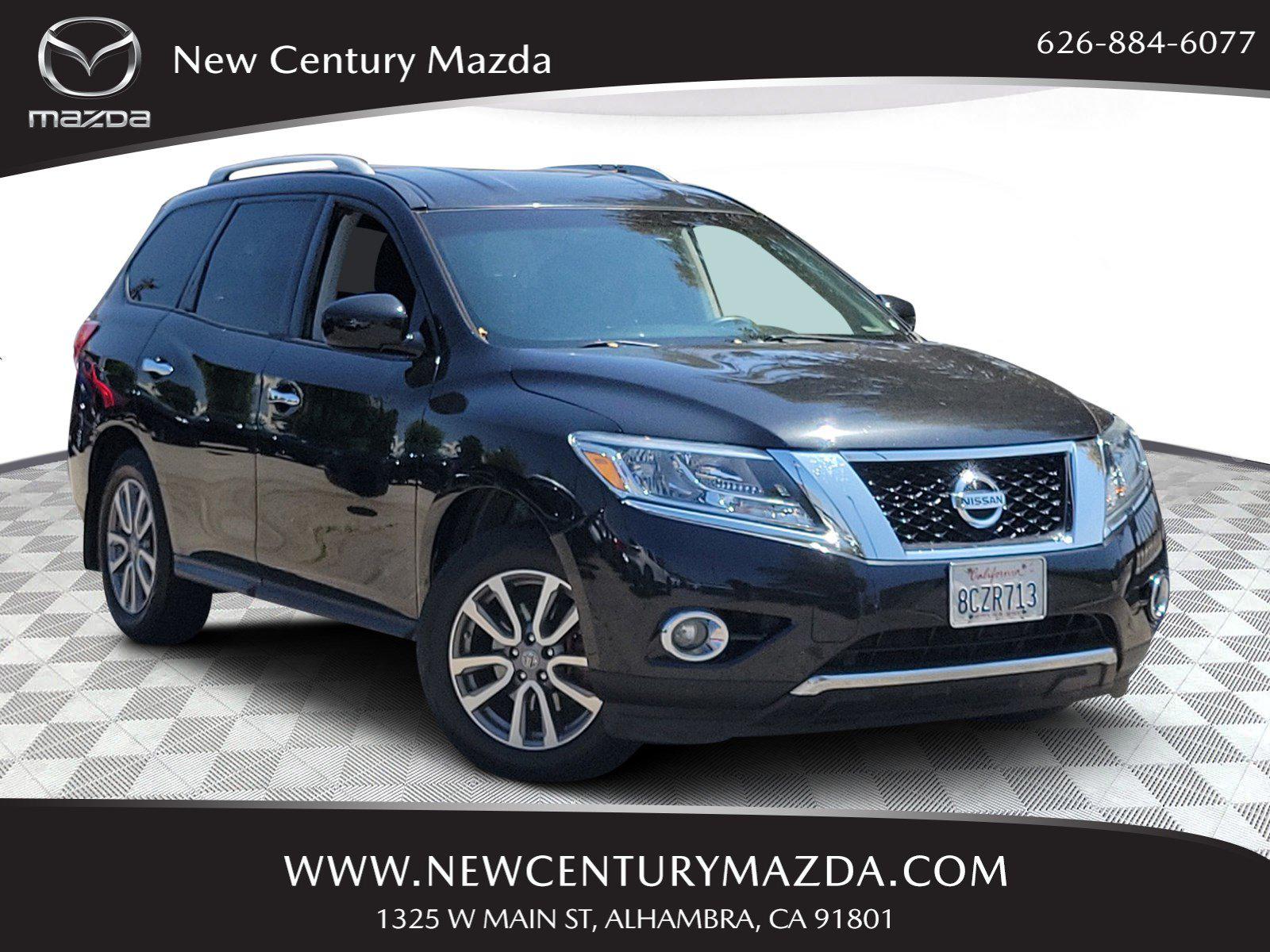  2015 Nissan Pathfinder SV   