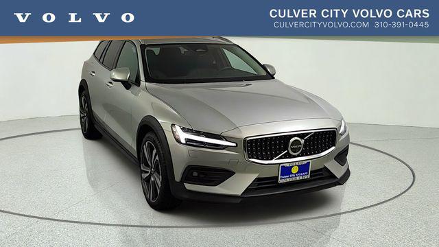 2025 Volvo V60 Cross Country Plus, B5 AWD Gas mild hybrid for sale in Culver City, CA