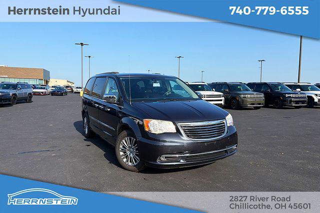 2014 Chrysler Town & Country for sale near CHILLICOTHE, OH
