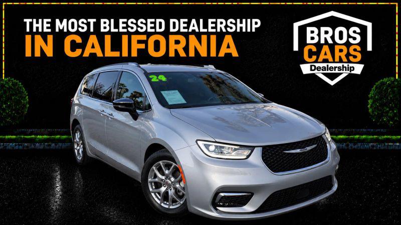 2024 Chrysler Pacifica Touring L for sale in Santa Ana, CA
