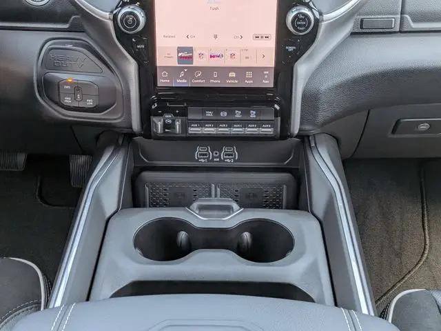 2026 Ram 2500 Laramie Crew Cab 4x4 64 Box