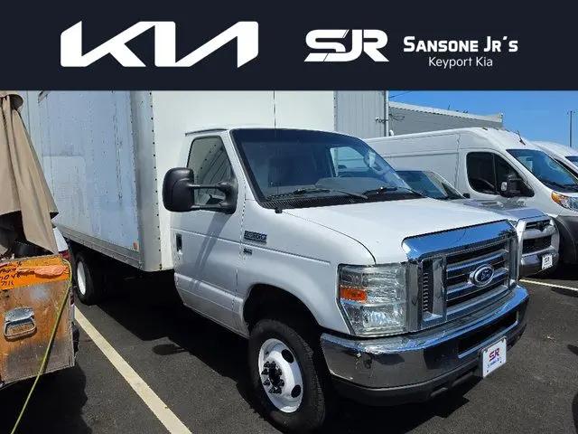 2016 Ford E-350 Cutaway E-350 for sale in Keyport, NJ