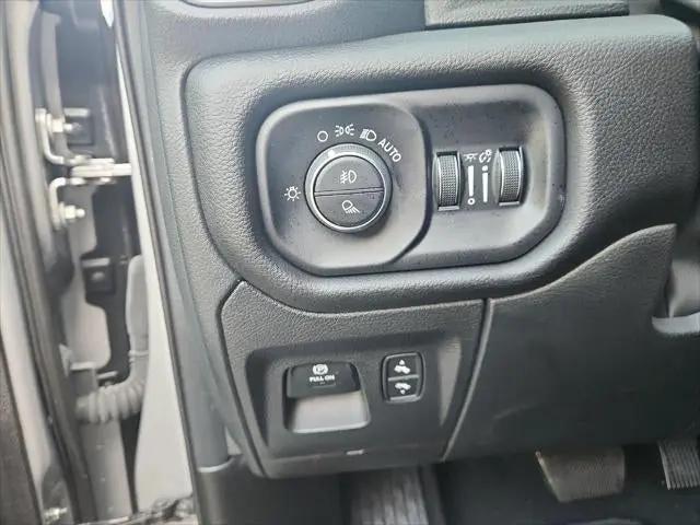 2025 Ram 1500 Big Horn Crew Cab 4x4 5'7" Box