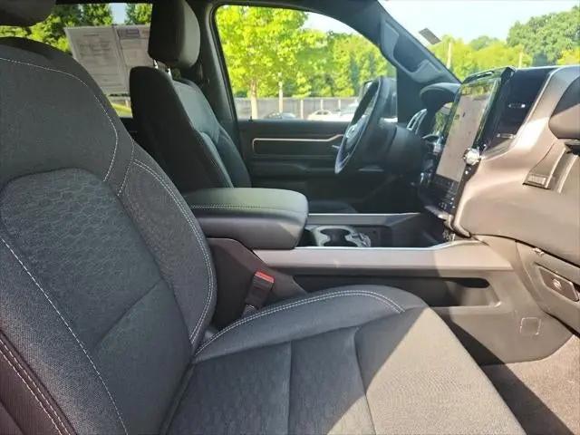2025 Ram 1500 Big Horn Crew Cab 4x4 5'7" Box