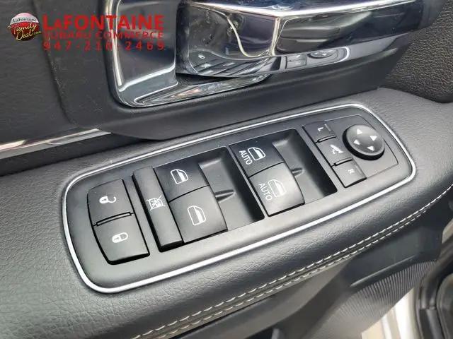 2017 Ram 1500 Laramie Crew Cab 4x4 5'7" Box