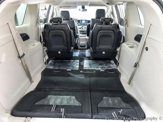 2021 Chrysler Voyager LXI