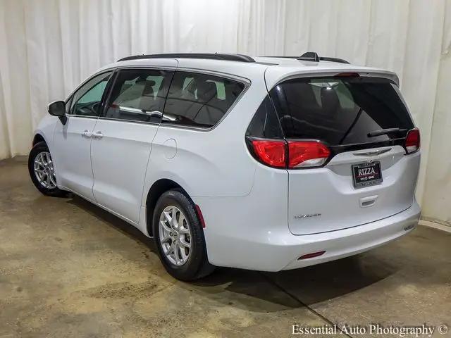 2021 Chrysler Voyager LXI
