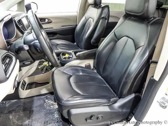2021 Chrysler Voyager LXI