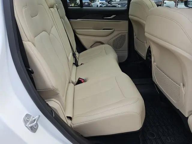 2025 Jeep Grand Cherokee Limited 4x2