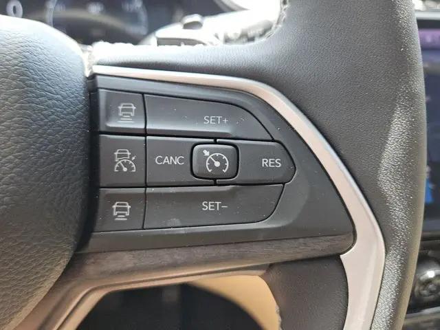 2025 Jeep Grand Cherokee Limited 4x2