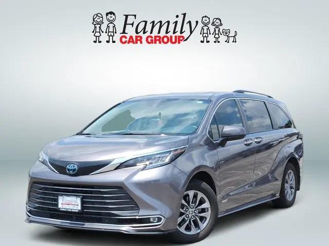 2021 Toyota Sienna XLE for sale in Arlington, TX