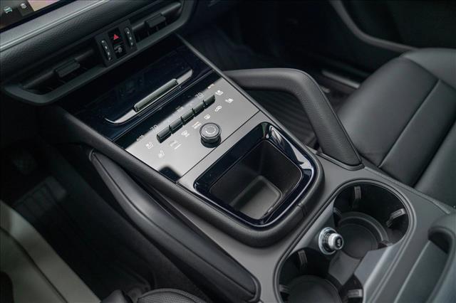 2026 Porsche Cayenne AWD