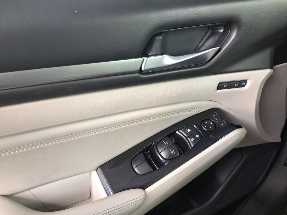2020 Nissan Altima Platinum - Photo 35