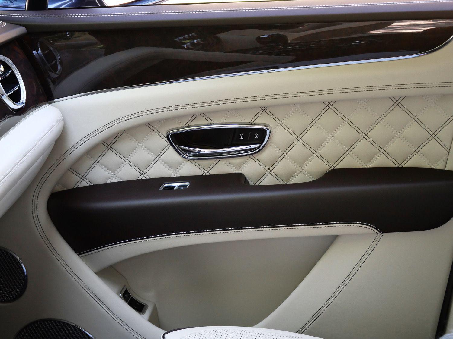2021 Bentley Bentayga Base - Photo 14