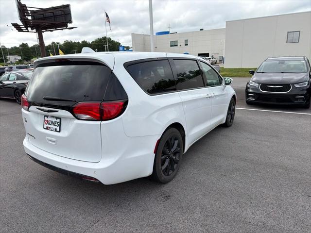 2020 Chrysler Pacifica Touring