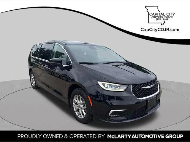 2023 Chrysler Pacifica Touring L for sale in Jefferson City, MO