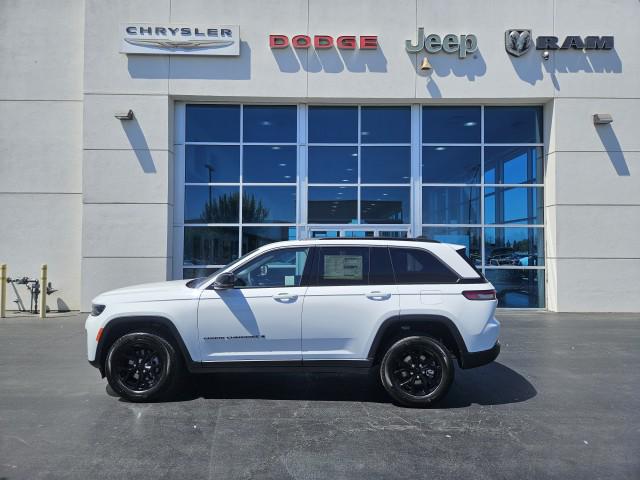 2026 Jeep Grand Cherokee Altitude 4x4 for sale in Visalia, CA