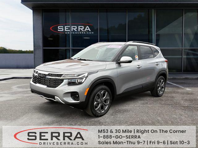 Steel Gray 2024 Kia Seltos SUV / Crossover All-Wheel Drive Automatic