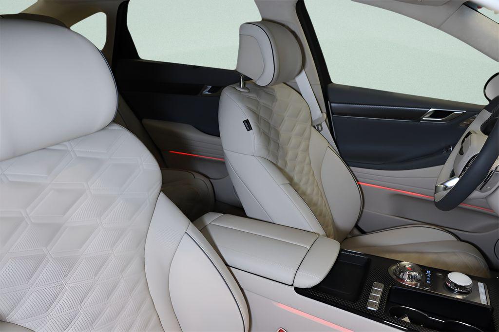 2025 GENESIS G80 Sport Prestige - Photo 12