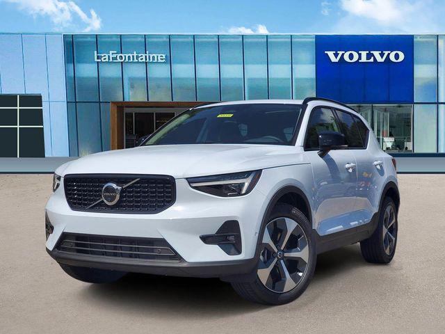 2026 Volvo XC40 Plus, B5 AWD Gas (mild hybrid), Dark for sale in Farmington Hills, MI