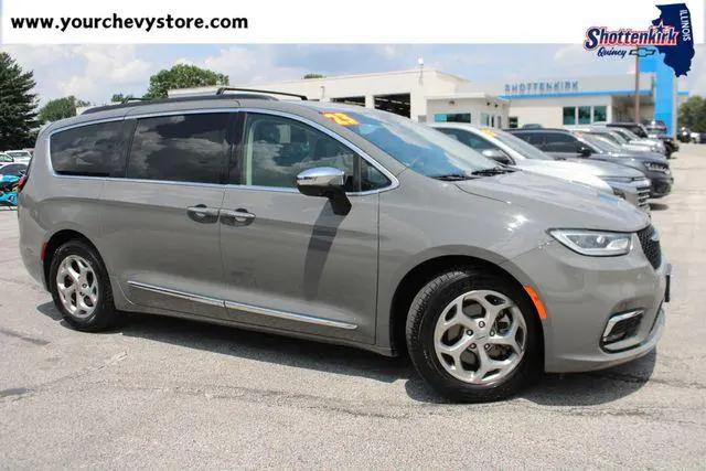 2023 Chrysler Pacifica Limited for sale in Quincy, IL