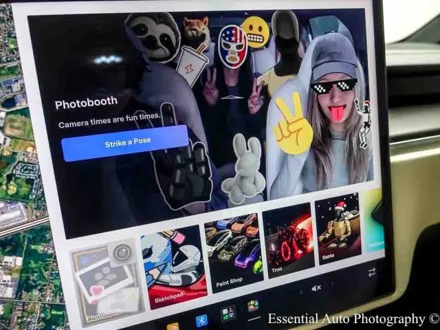 2023 Tesla Model X Plaid Tri Motor All-Wheel Drive