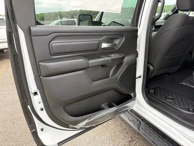 2026 Ram 1500 Express Crew Cab 4x4 57 Box