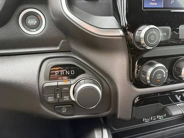 2026 Ram 1500 Express Crew Cab 4x4 57 Box