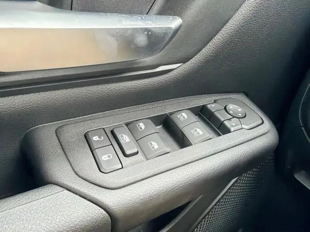 2026 Ram 1500 Express Crew Cab 4x4 57 Box