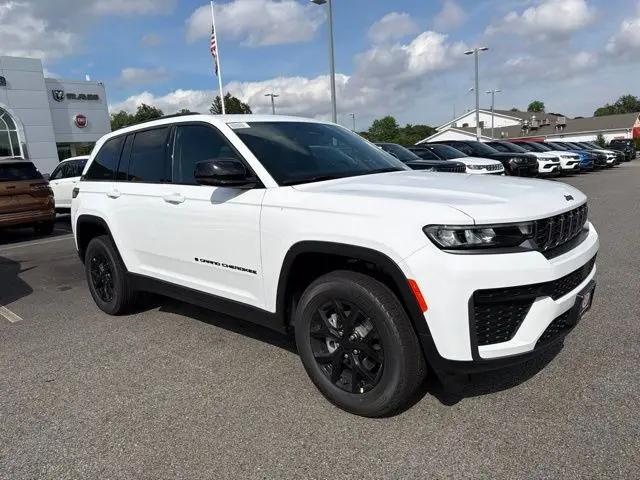 2026 Jeep Grand Cherokee Altitude 4x4 for sale in Johnston, RI